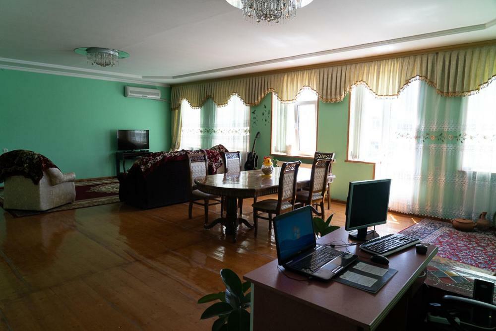 Khurma Hostel Ganja Buitenkant foto